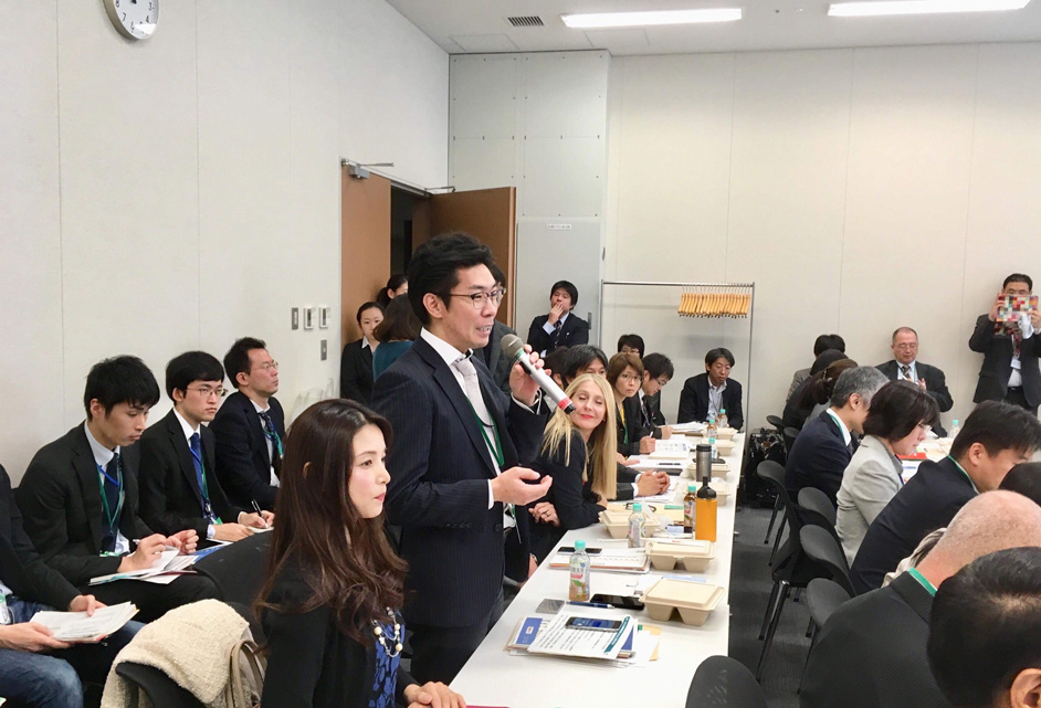 弊社代表の金田よりお弁当と植物肉に関する説明